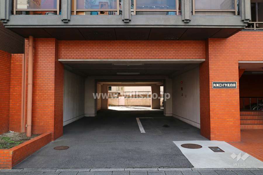 駐車場出入り口・敷地内駐車場（屋内平面式）