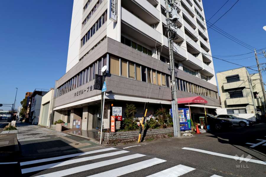 1階には店舗が入っています。