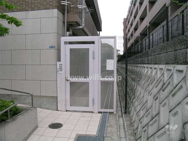 駐輪場入り口