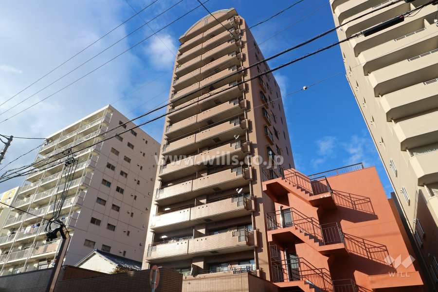 グランドメゾン六番町の外観（南東側から）