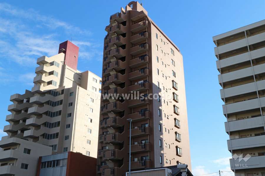 グランドメゾン六番町の外観（北西側から）