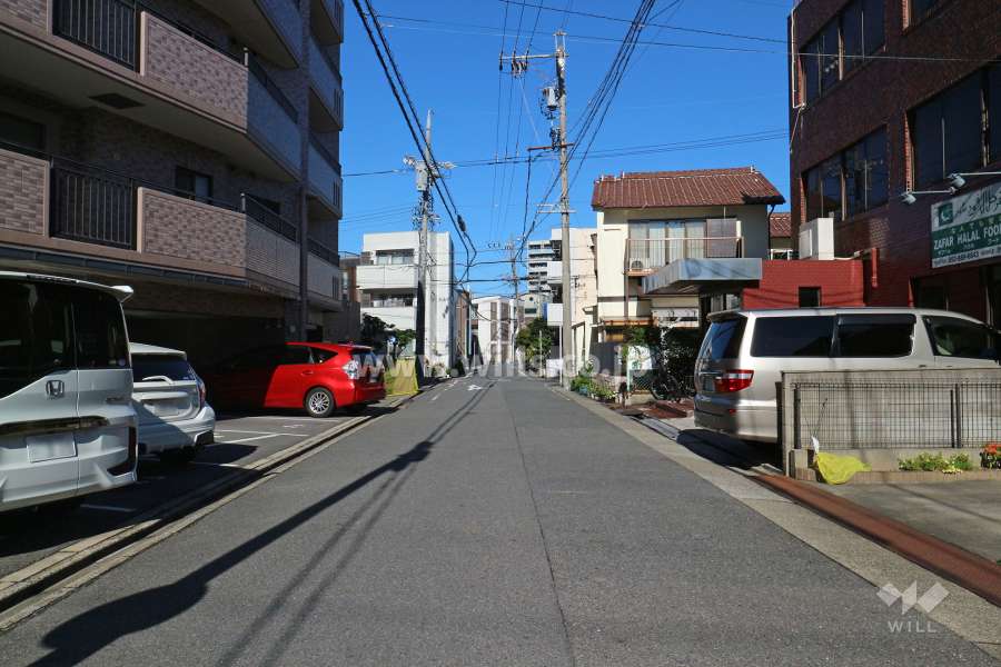 敷地北東側の前面道路