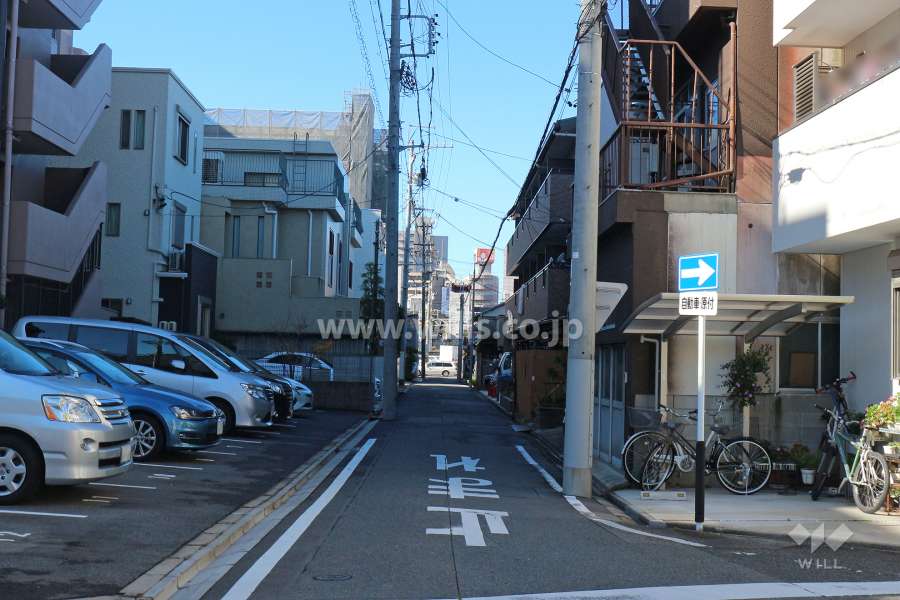 敷地北側の前面道路