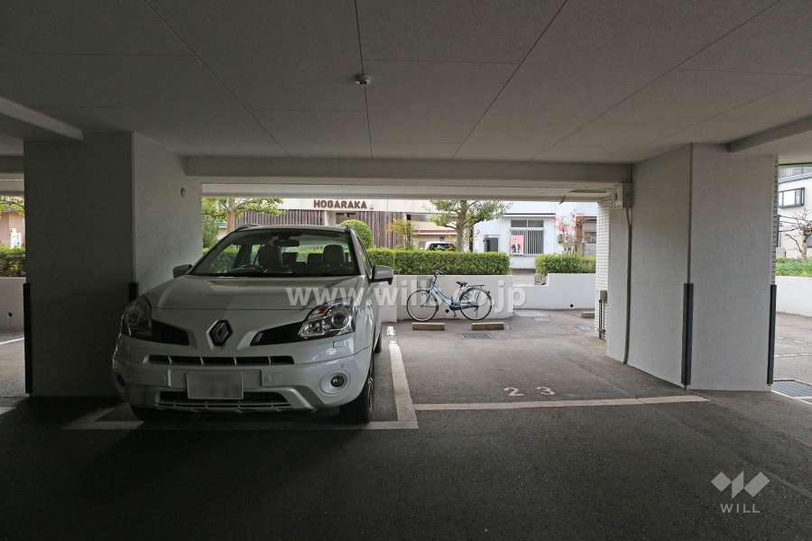 敷地内駐車場（屋内平面式）