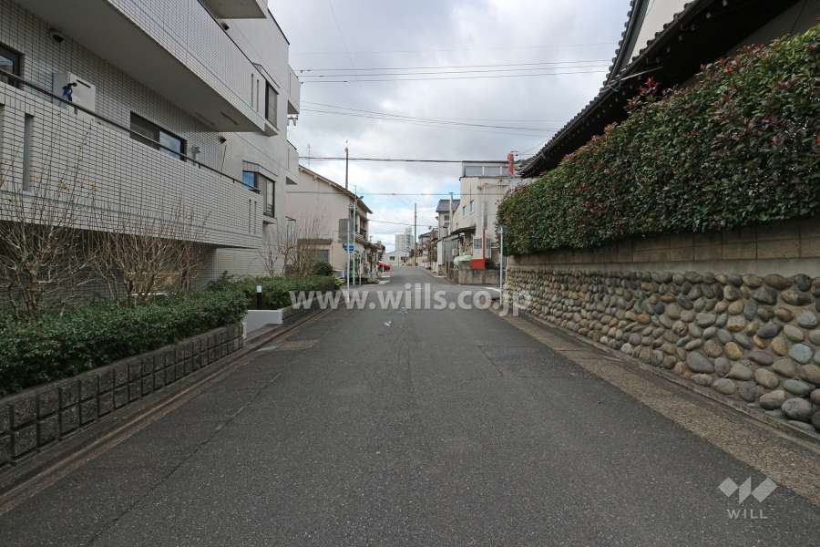 敷地北西側の前面道路