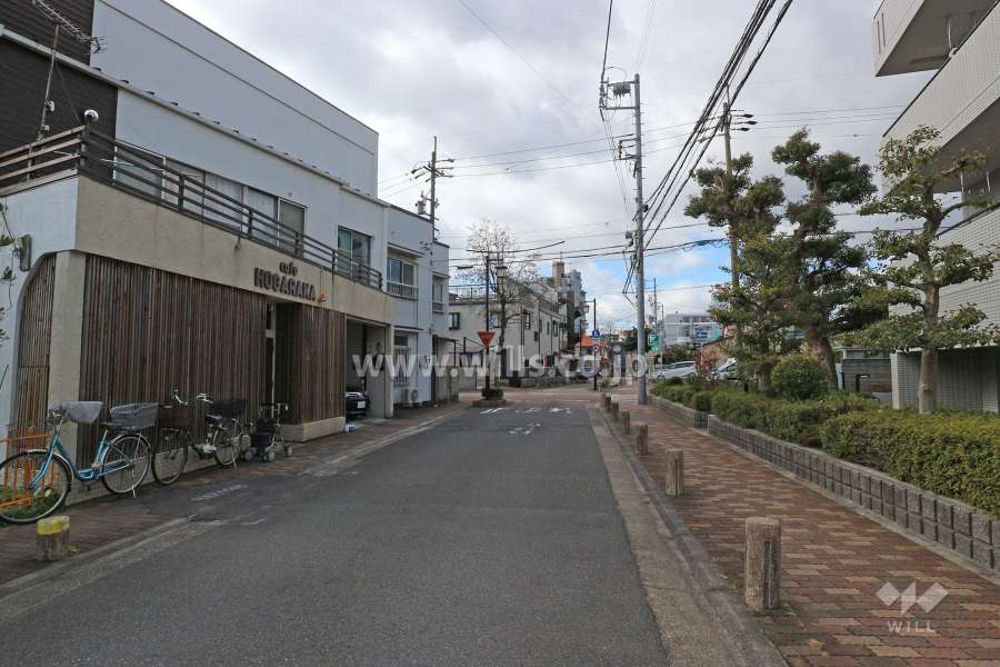 敷地南東側の前面道路