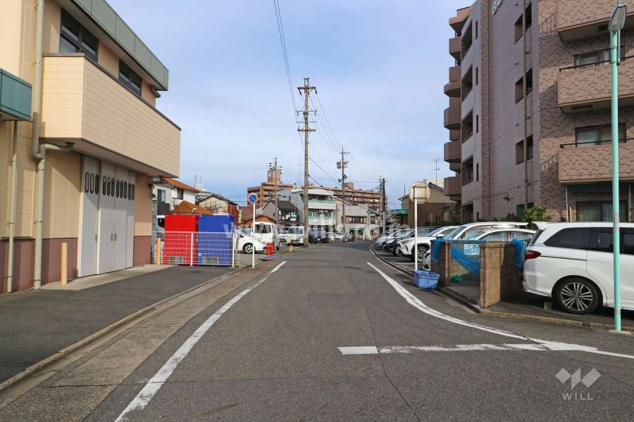 敷地北西側の前面道路