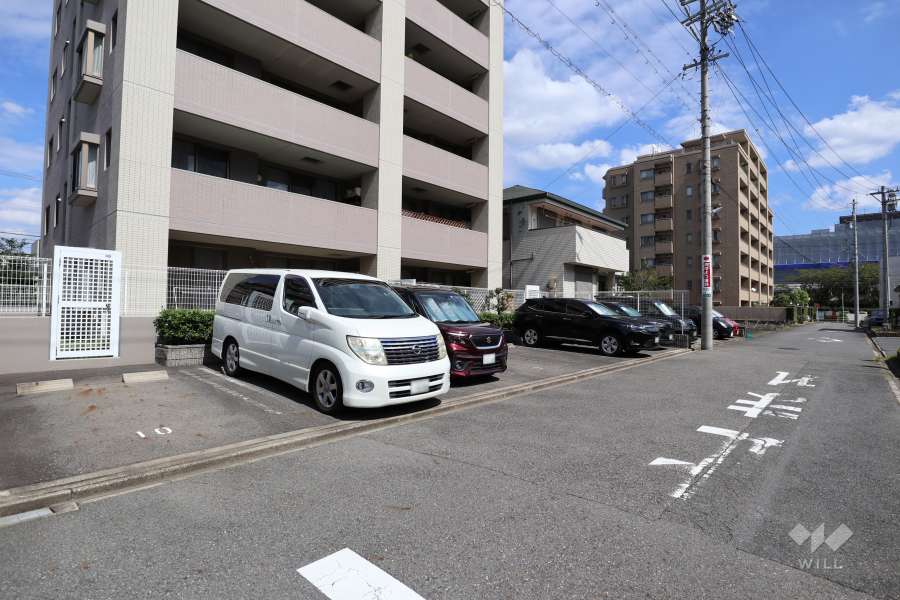 敷地内駐車場（屋外平面式）