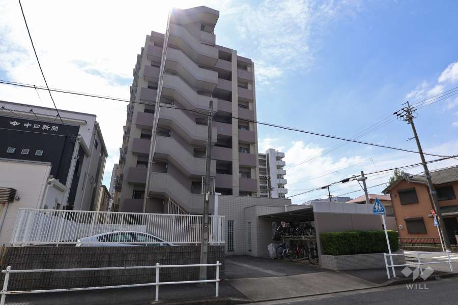 メイツ六番町サウスコートの外観（北側から）