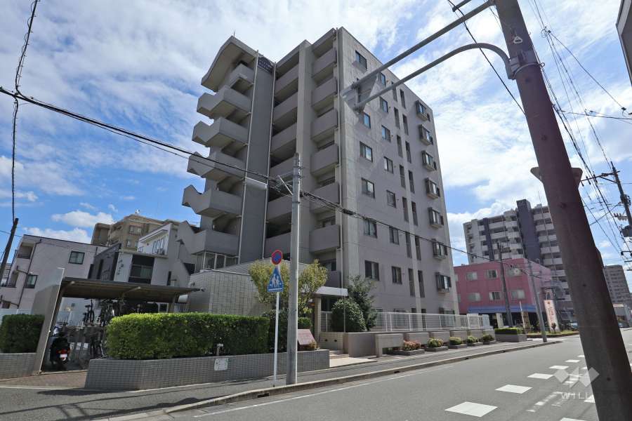 メイツ六番町サウスコートの外観（北西側から）