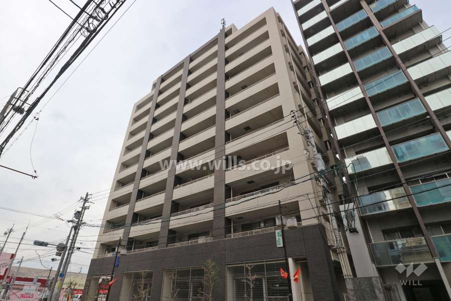 ロイヤルクレスト日比野の外観（南東側から）