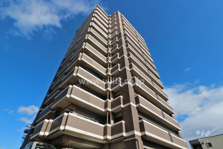 クレステージエール六番の外観（南西側から）