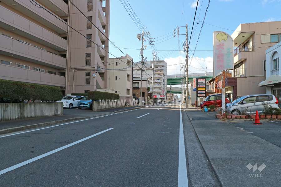 敷地北側の前面道路