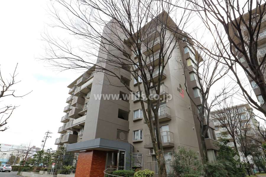 神宮東パークハイツ20号棟の外観（北西側から）