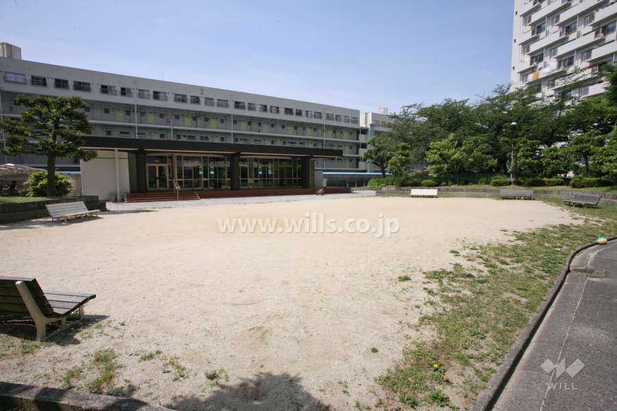 敷地内の広場