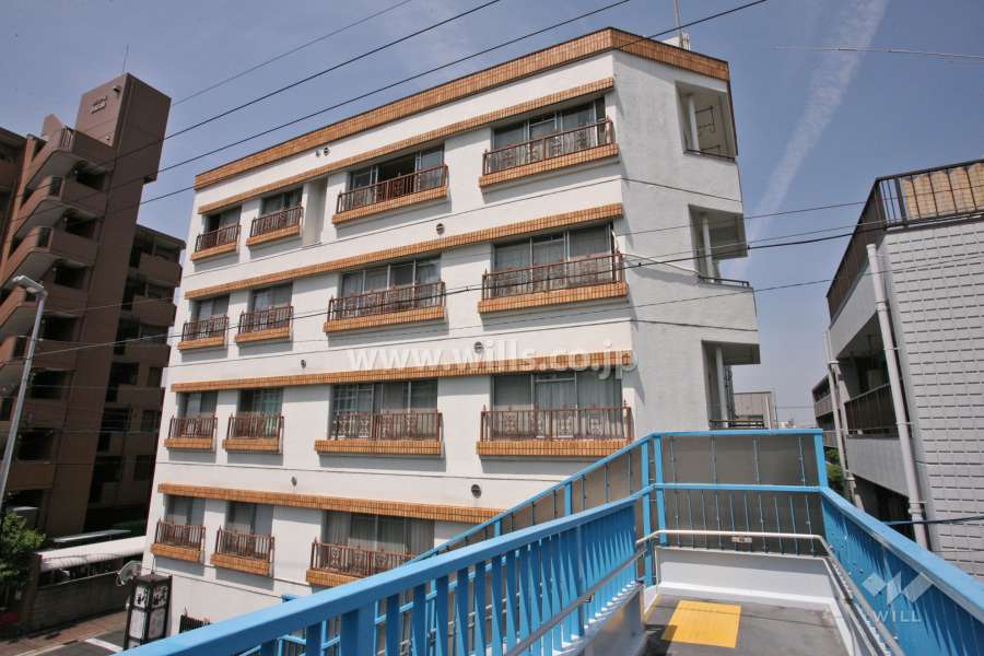 サンライフマンション名城の外観(東側から)