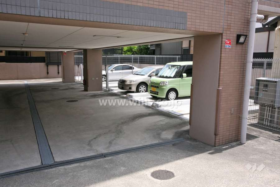 敷地内駐車場（屋内平面式、屋外機械式）
