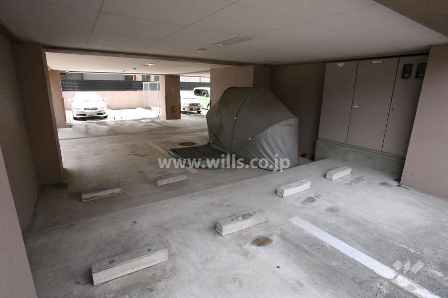 敷地内駐車場（屋内平面式、屋外機械式）