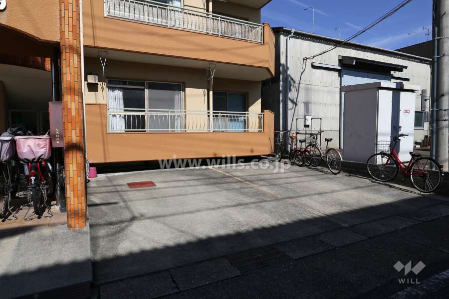 敷地内駐車場（屋外平面式）