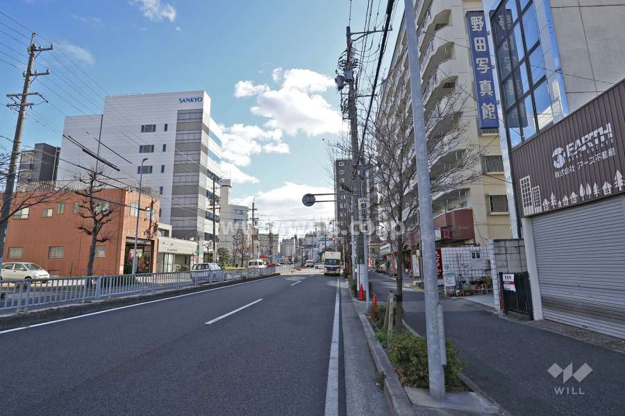 敷地東側の前面道路