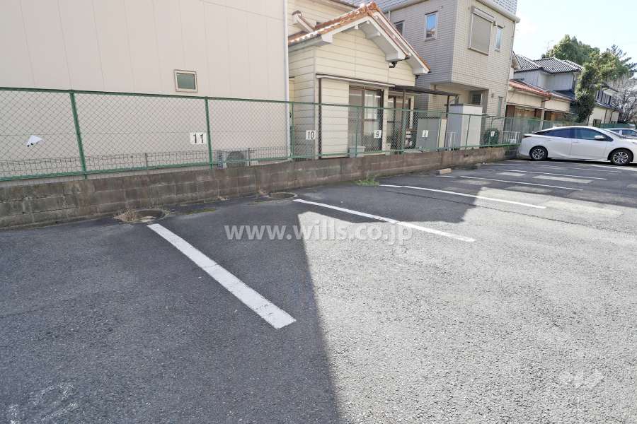 敷地内駐車場（屋外平面式）