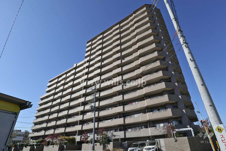 ライオンズガーデン大曽根の外観（東側から）