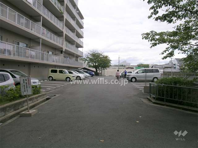 敷地内駐車場（屋外平面式）