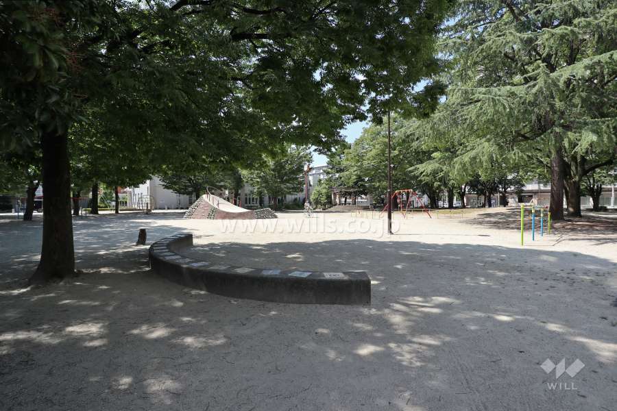 敷地に隣接する「東志賀公園」