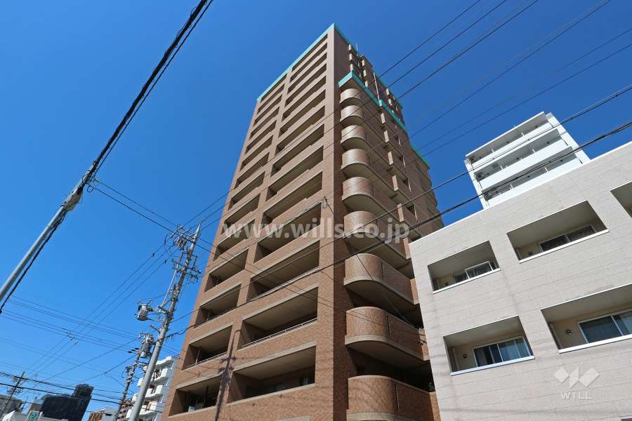 ローレルコート志賀本通の外観（南東側から）
