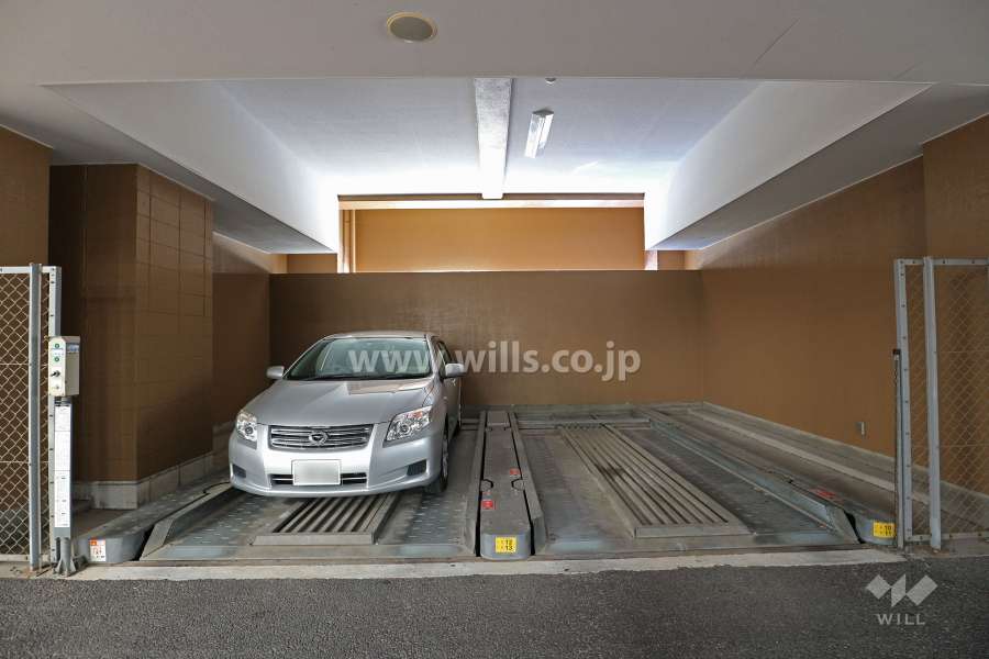 敷地内駐車場（屋内機械式）