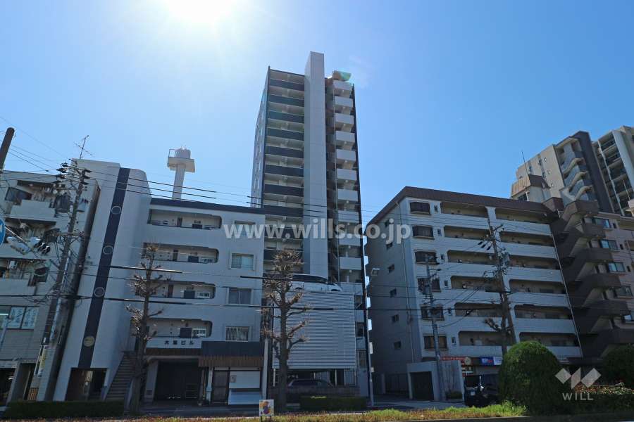 プレサンスロジェ平安通の外観（北東側から）