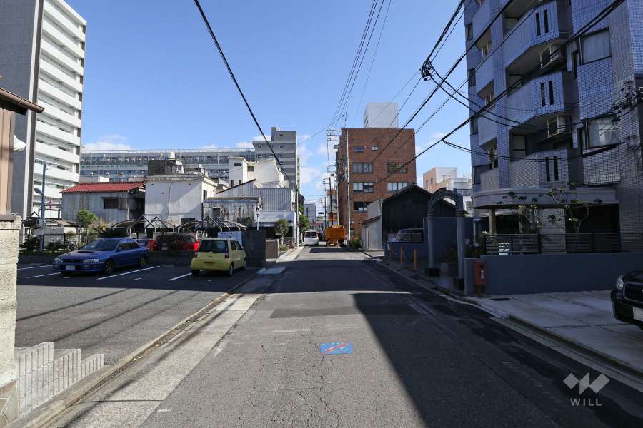 敷地北側の前面道路