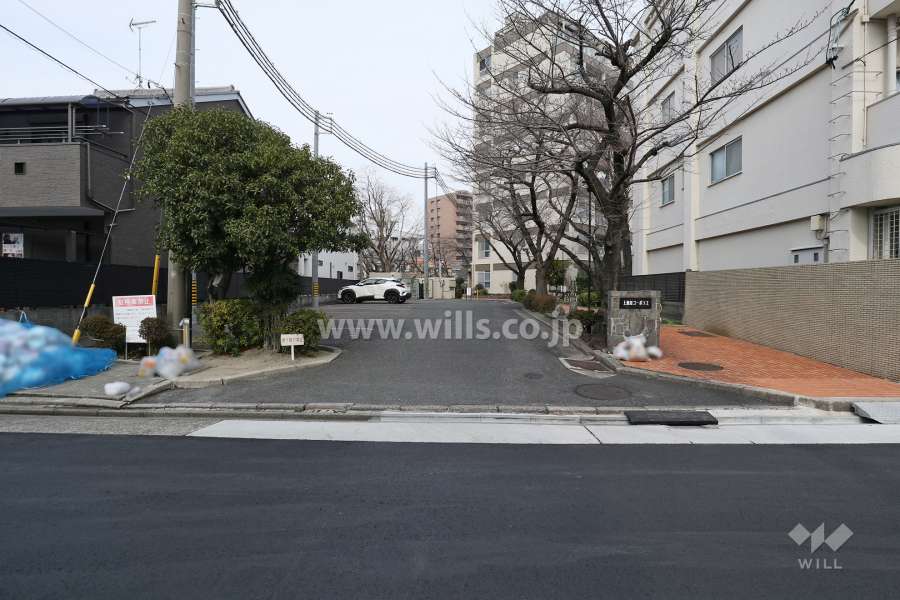 駐車場出入り口・敷地内駐車場（屋外平面式）