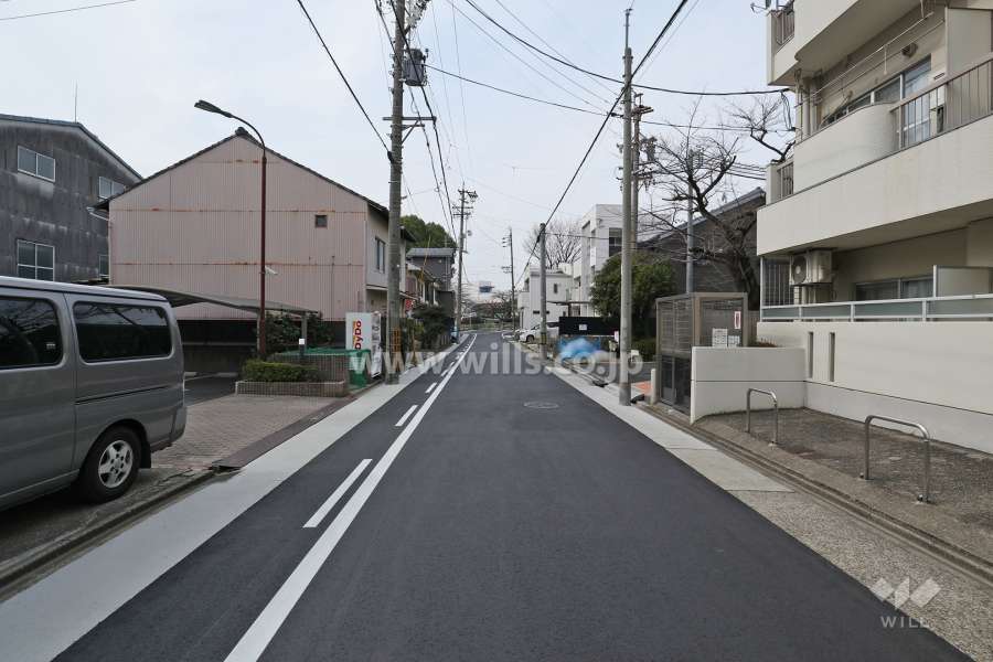 敷地北西側の前面道路