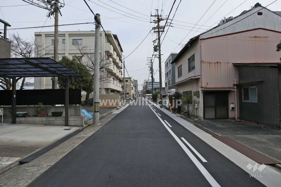 敷地北西側の前面道路