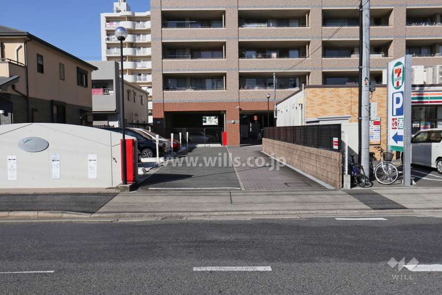 駐車場出入り口・敷地内駐車場（屋外機械式）