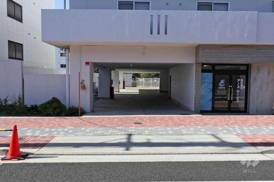 駐車場出入り口