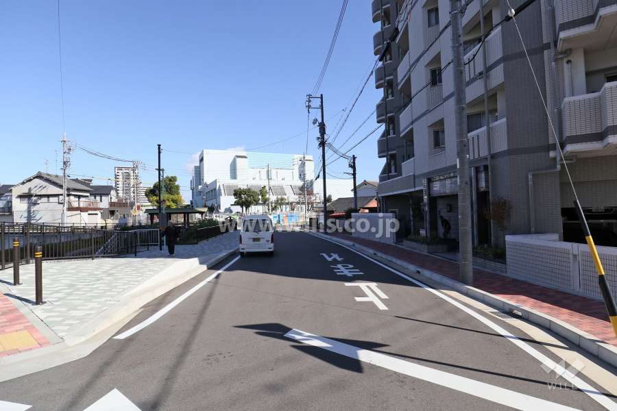 敷地北西側の前面道路