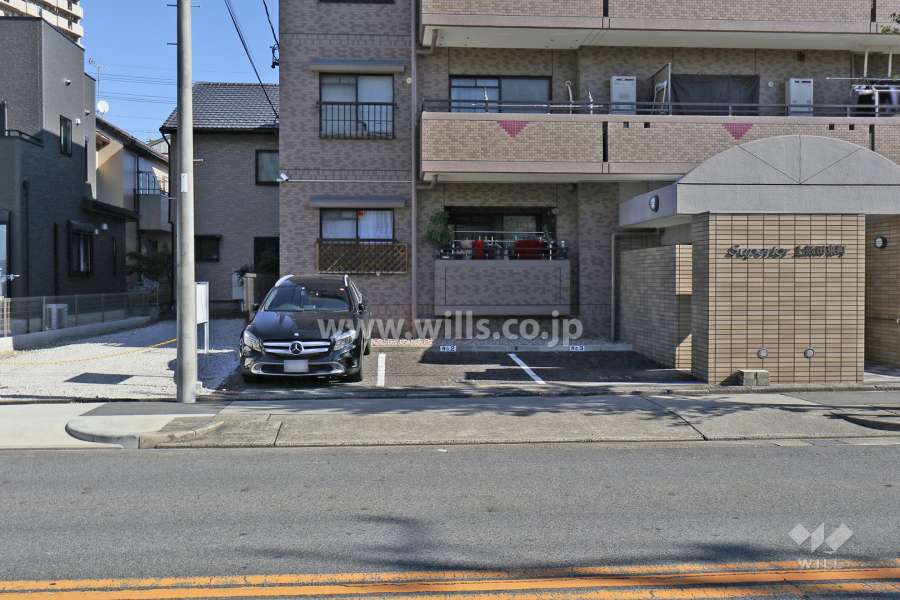 駐車場出入り口・敷地内駐車場（屋外平面式）
