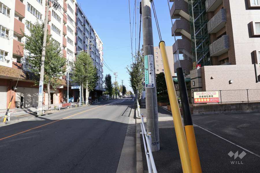 敷地北東側の前面道路