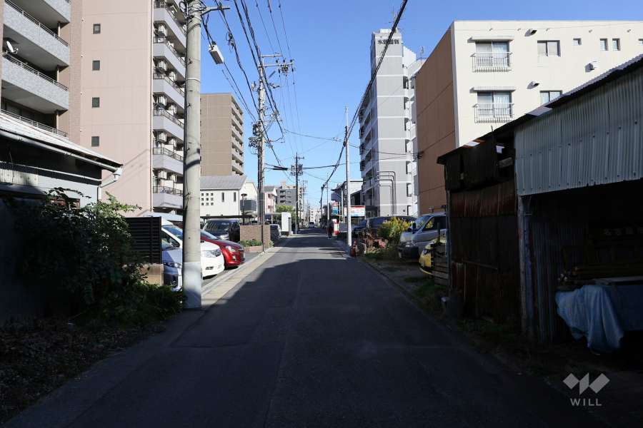 敷地南東側の前面道路