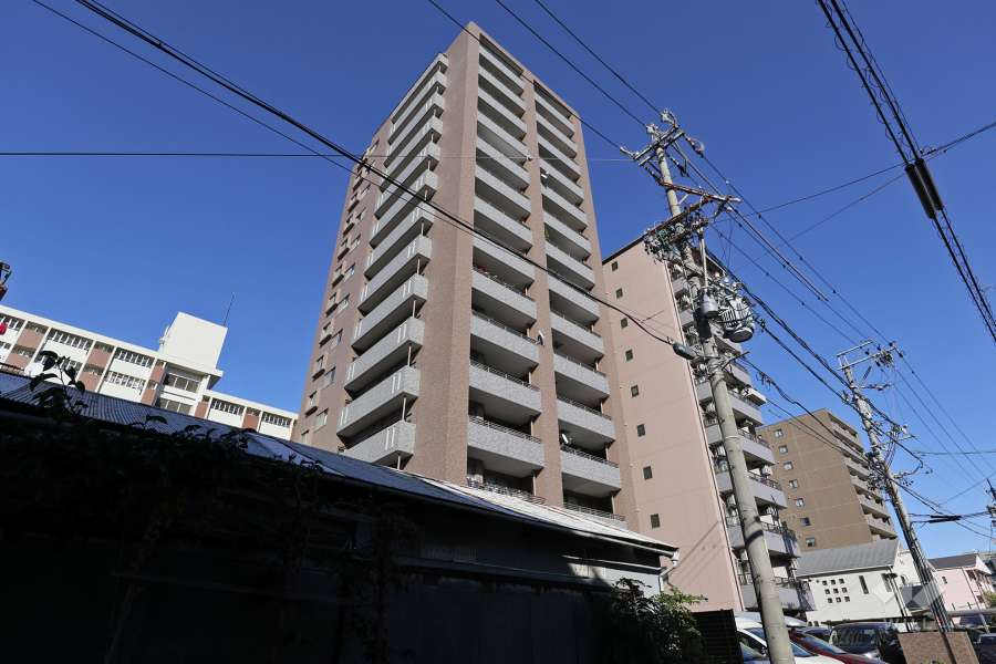 ダイアパレスステーションプラザ上飯田の外観（南西側から）