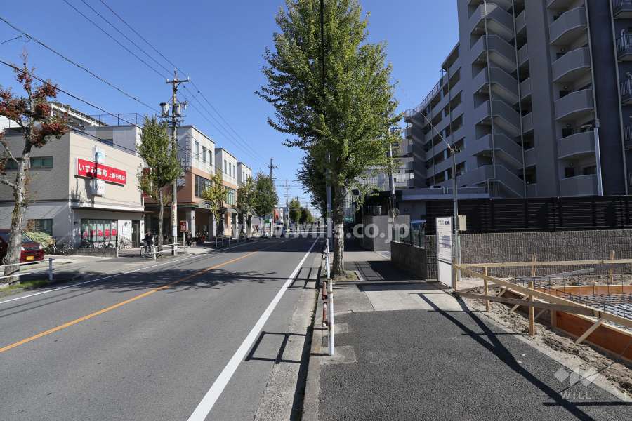 敷地北側の前面道路