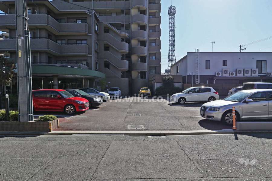駐車場出入り口・敷地内駐車場（屋外平面式）