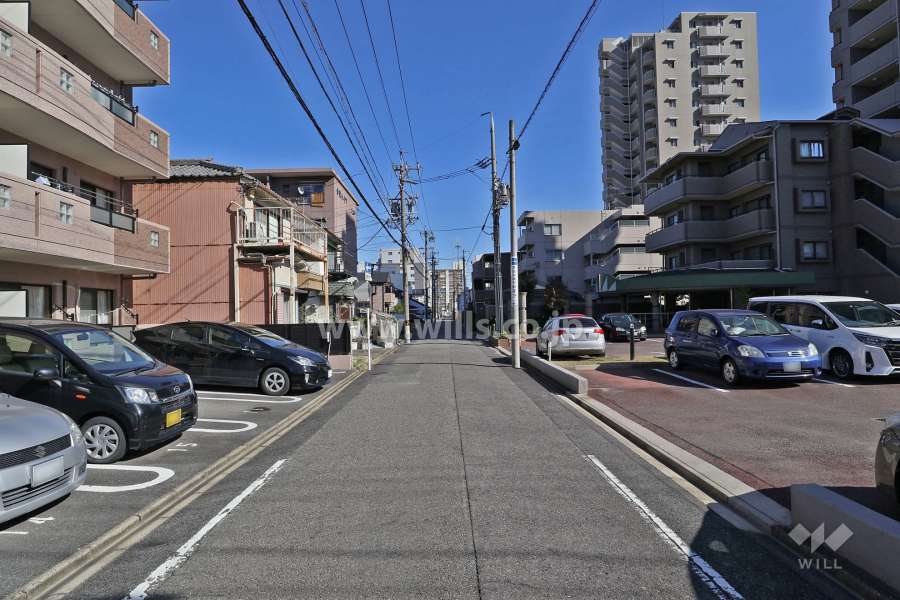 敷地北側の前面道路