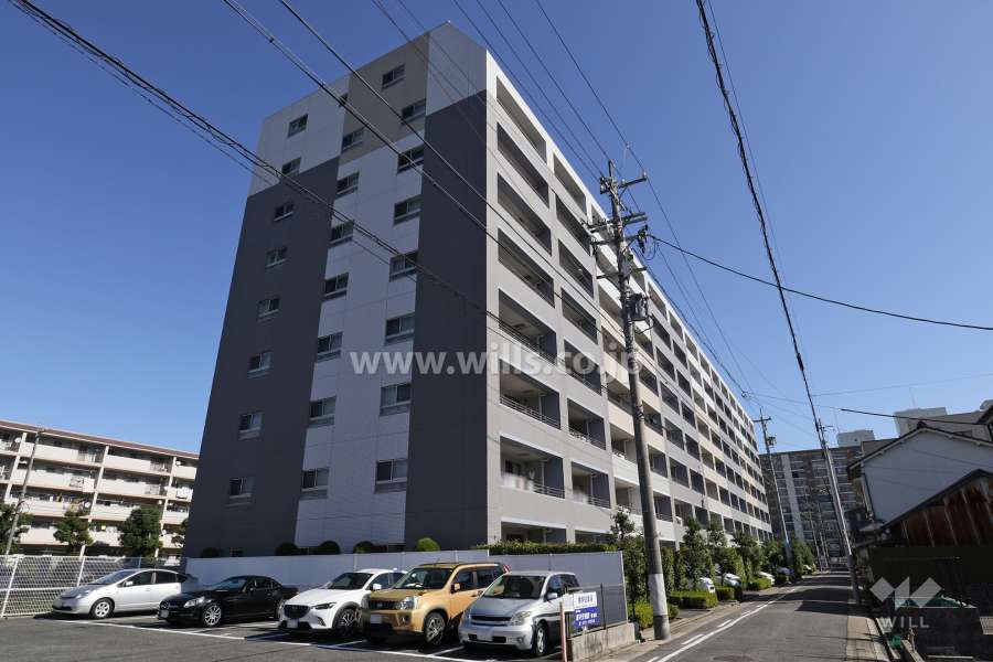 プラウド平安通の外観（南西側から）