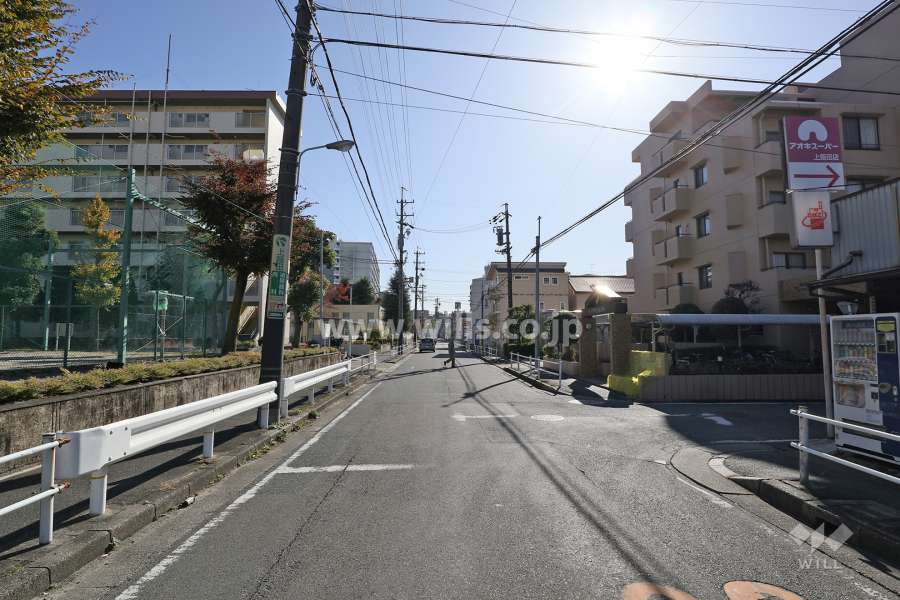敷地東側の前面道路