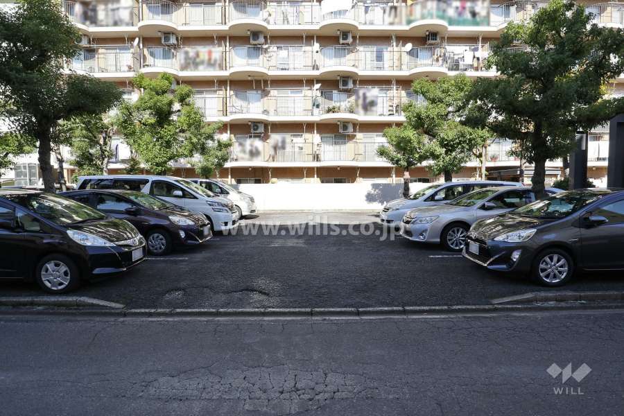 駐車場出入り口