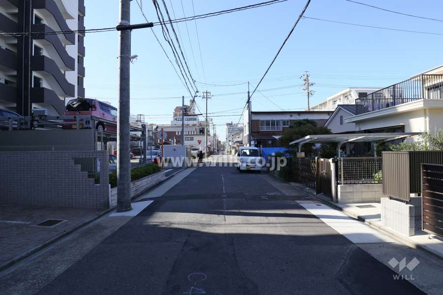 敷地北側の前面道路