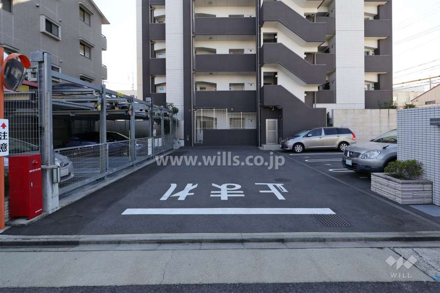 駐車場出入り口・敷地内駐車場（屋外平面式、屋外機械式）
